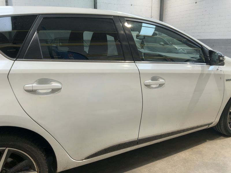 Toyota Auris 1.8 Hybrid Collection 2019 – снимка 10
