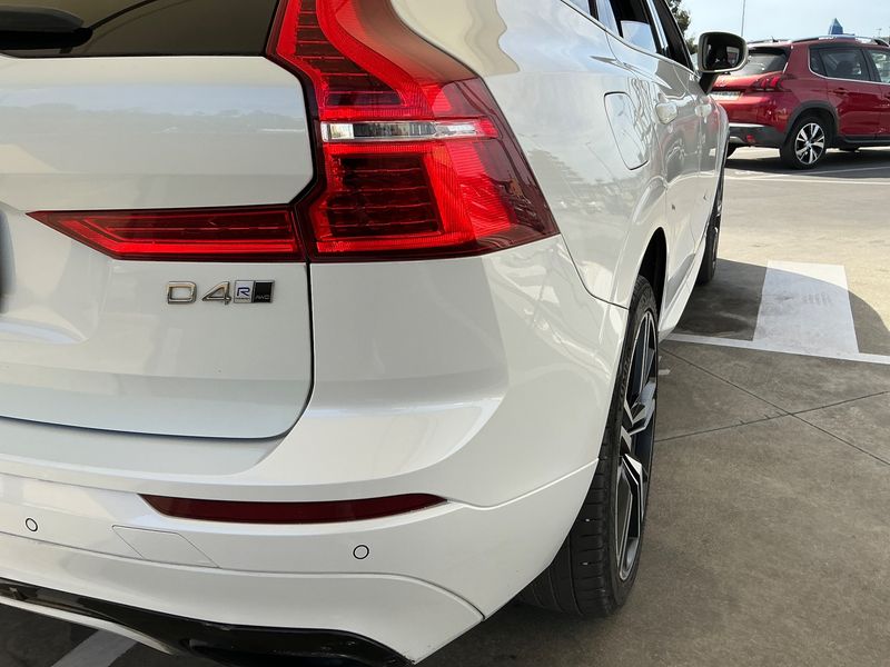 Volvo XC60 2.0 D4 R Design AWD 2017 – снимка 24