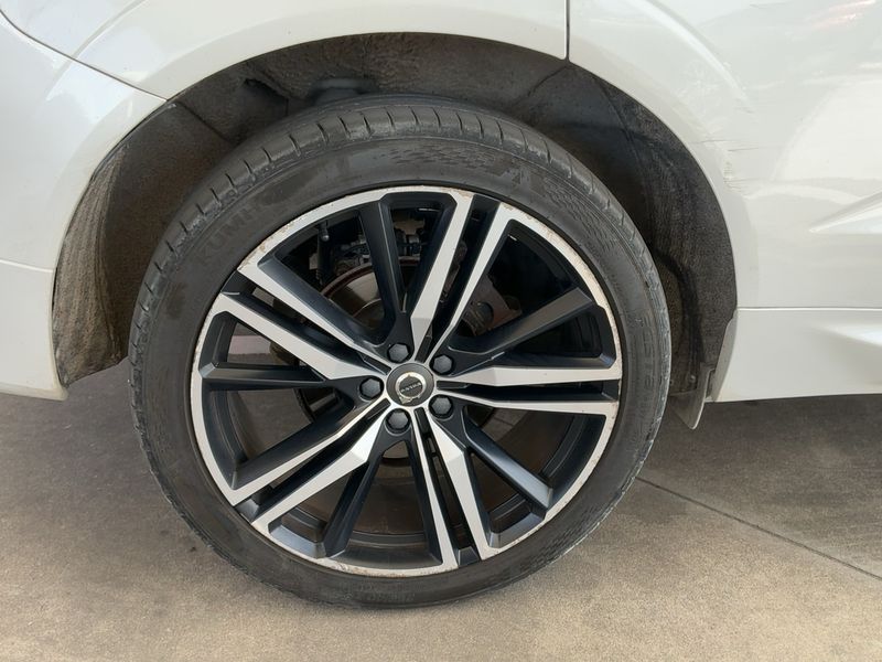 Volvo XC60 2.0 D4 R Design AWD 2017 – снимка 9