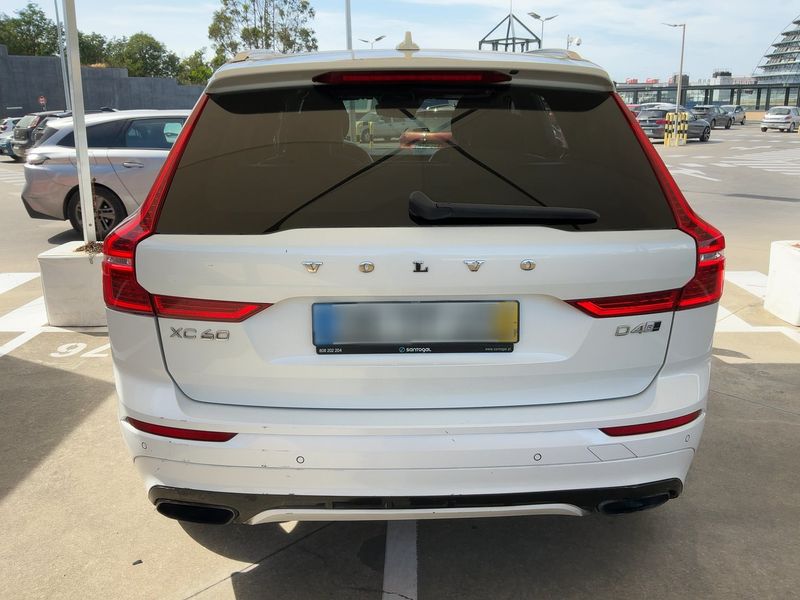 Volvo XC60 2.0 D4 R Design AWD 2017 – снимка 7