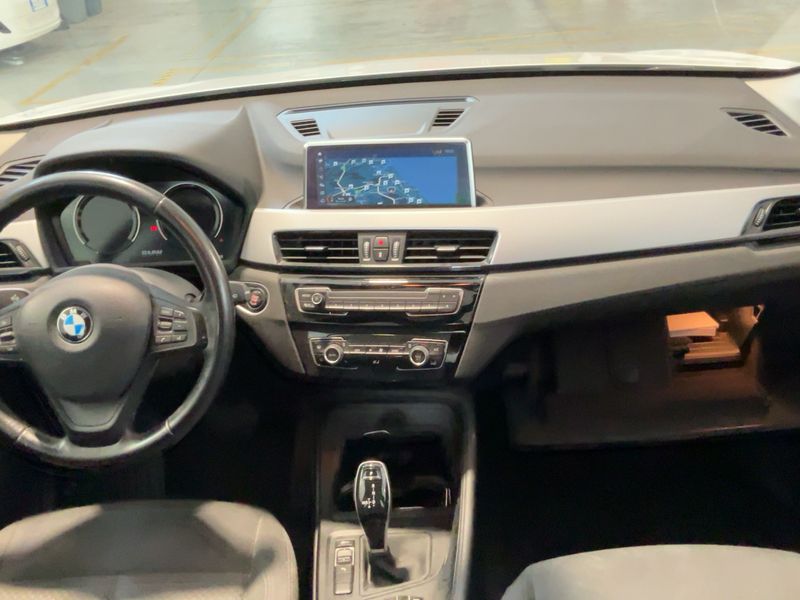 BMW X1 sDrive 18d Advantage 2020 – снимка 17