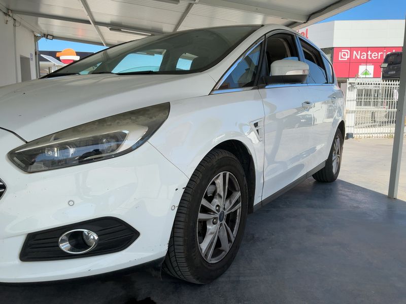Ford S-Max 2.0 TDCi Titanium 2018 – снимка 2