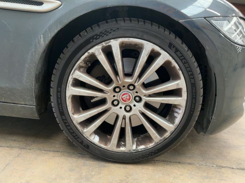 Jaguar XF 30d Portfolio 2016 – снимка 11