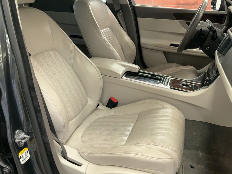 Jaguar XF 30d Portfolio 2016 – снимка 16