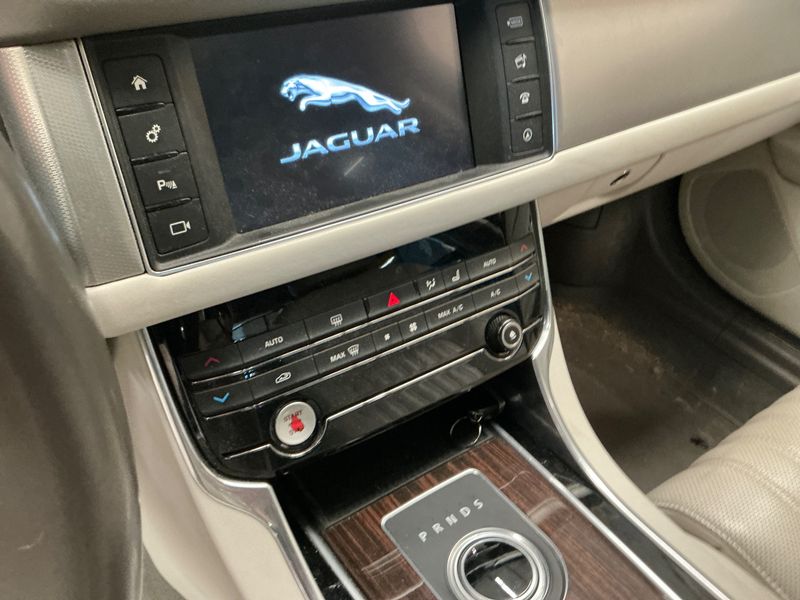 Jaguar XF 30d Portfolio 2016 – снимка 23