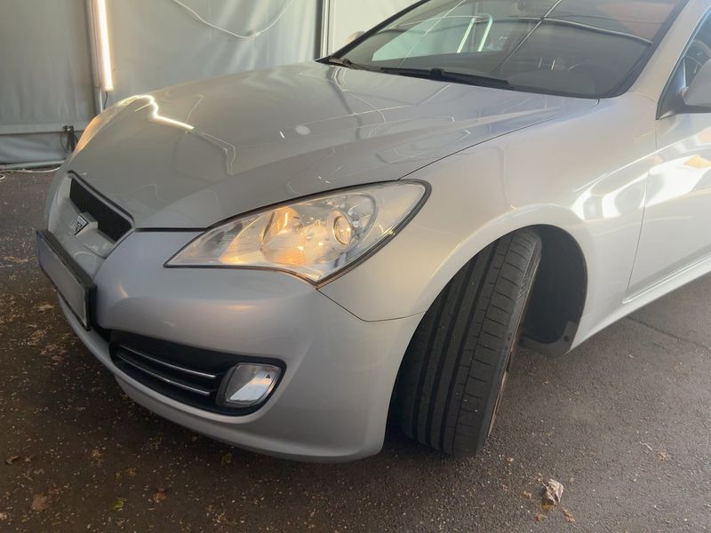 Hyundai Genesis 3.8 Basis 2011 – снимка 2