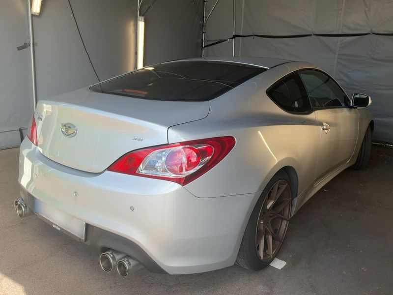 Hyundai Genesis 3.8 Basis 2011 – снимка 8