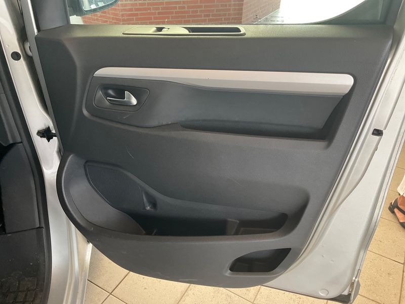 Peugeot Expert 2.0 Blue-HDi Business VIP L2 2019 – снимка 30