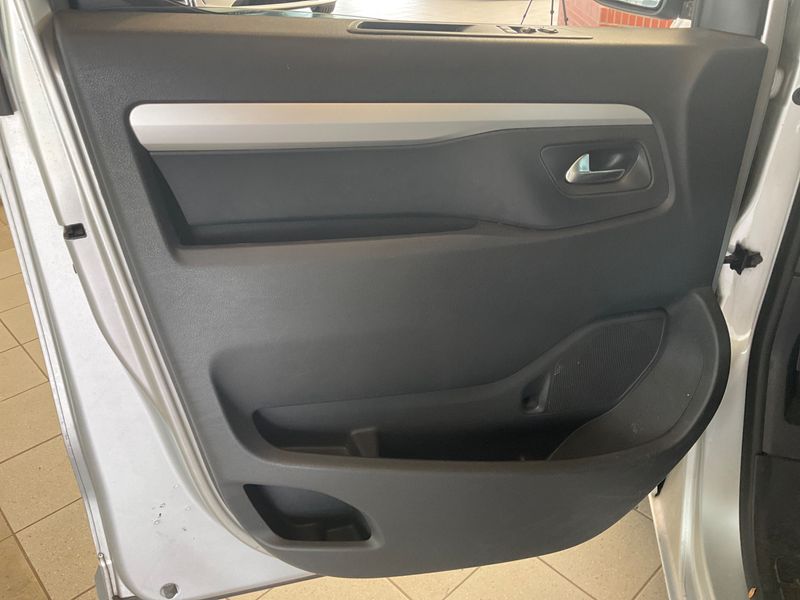 Peugeot Expert 2.0 Blue-HDi Business VIP L2 2019 – снимка 31