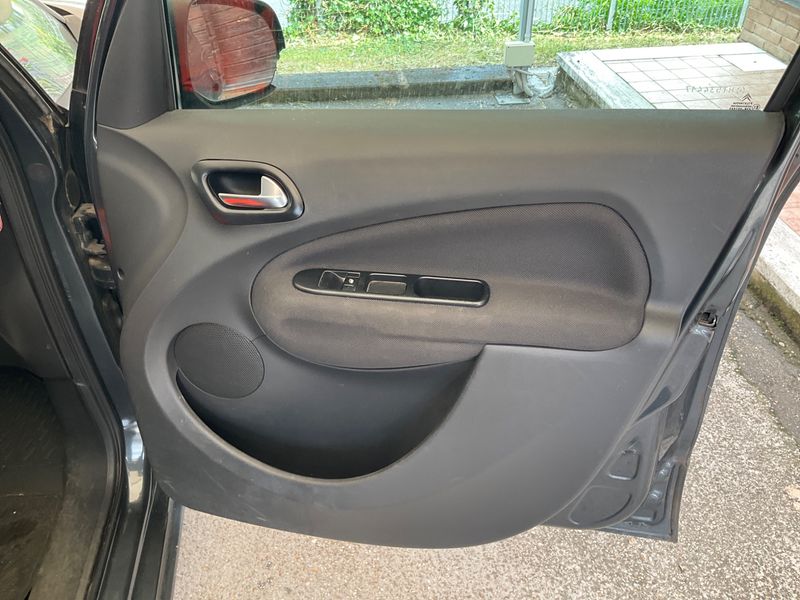 Citroen C3 Picasso 1.2 PureTech Exclusive 2017 – снимка 33