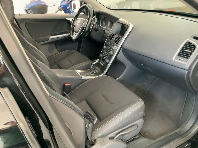 Volvo XC60 2.4 D4 Momentum AWD 2014 – снимка 16