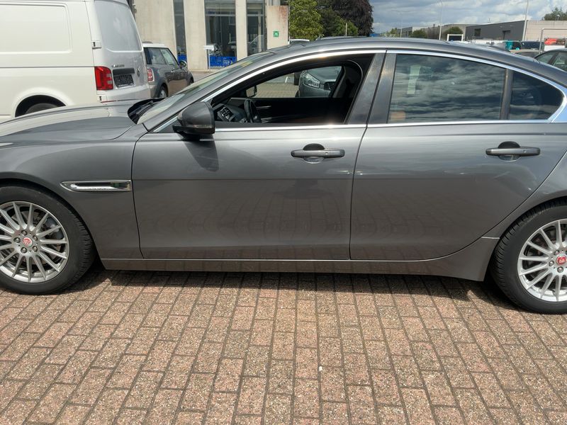 Jaguar XE 20d E-Performance Portfolio 2015 – снимка 4