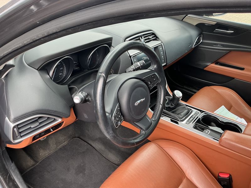 Jaguar XE 20d E-Performance Portfolio 2015 – снимка 22