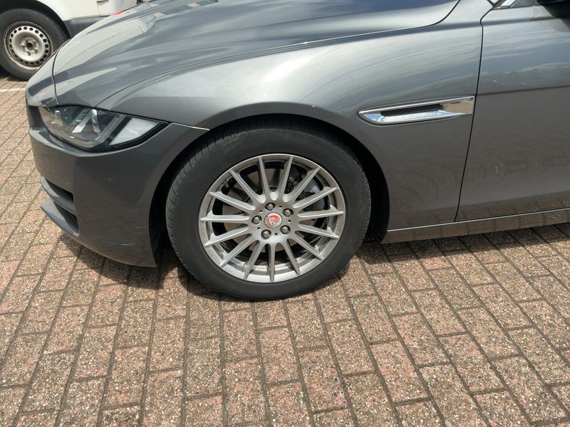 Jaguar XE 20d E-Performance Portfolio 2015 – снимка 3
