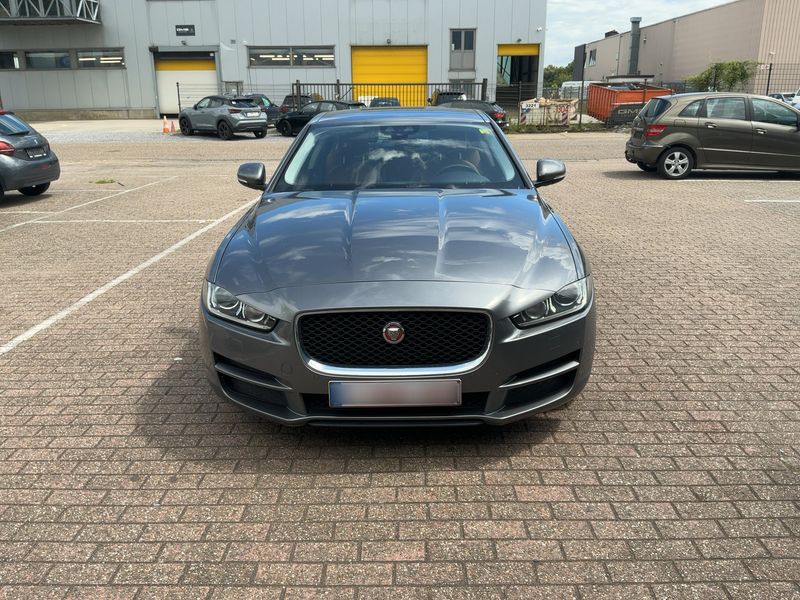 Jaguar XE 20d E-Performance Portfolio 2015 – снимка 14