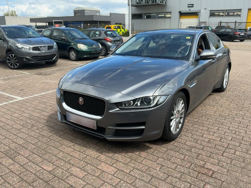Jaguar XE 20d E-Performance Portfolio 2015 – снимка 1