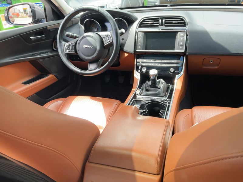 Jaguar XE 20d E-Performance Portfolio 2015 – снимка 17
