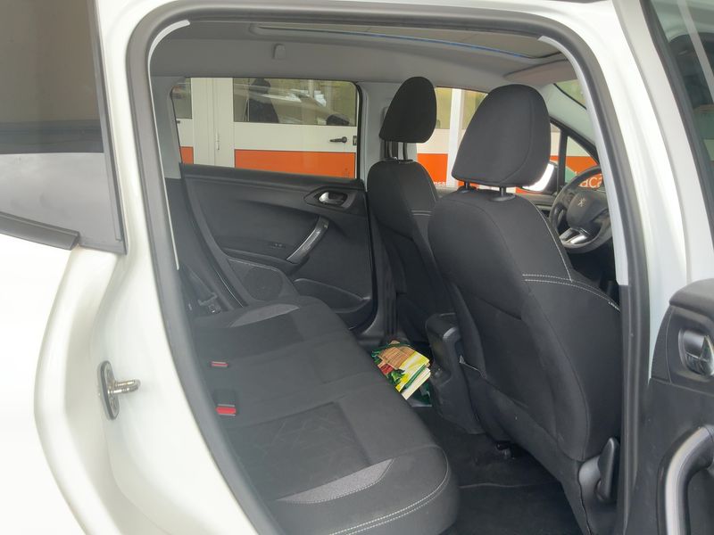 Peugeot 2008 1.2 VTi Active 2016 – снимка 19
