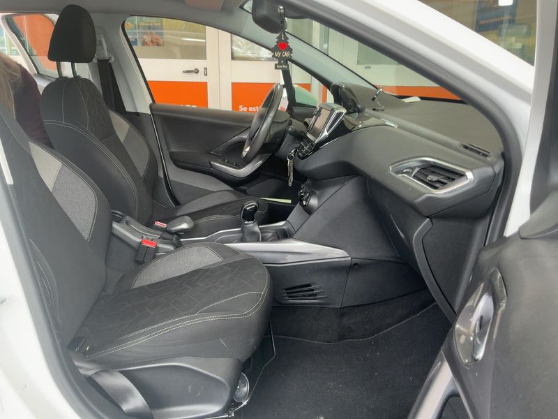 Peugeot 2008 1.2 VTi Active 2016 – снимка 16