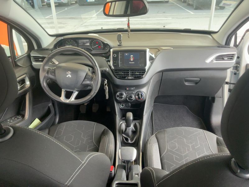 Peugeot 2008 1.2 VTi Active 2016 – снимка 17