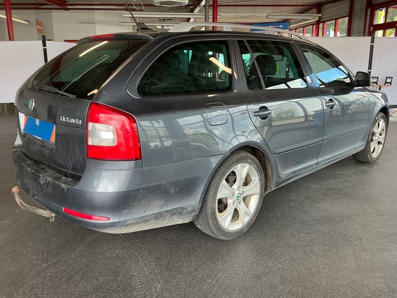 Skoda Octavia 1.8 TSI Elegance 2012 – снимка 2