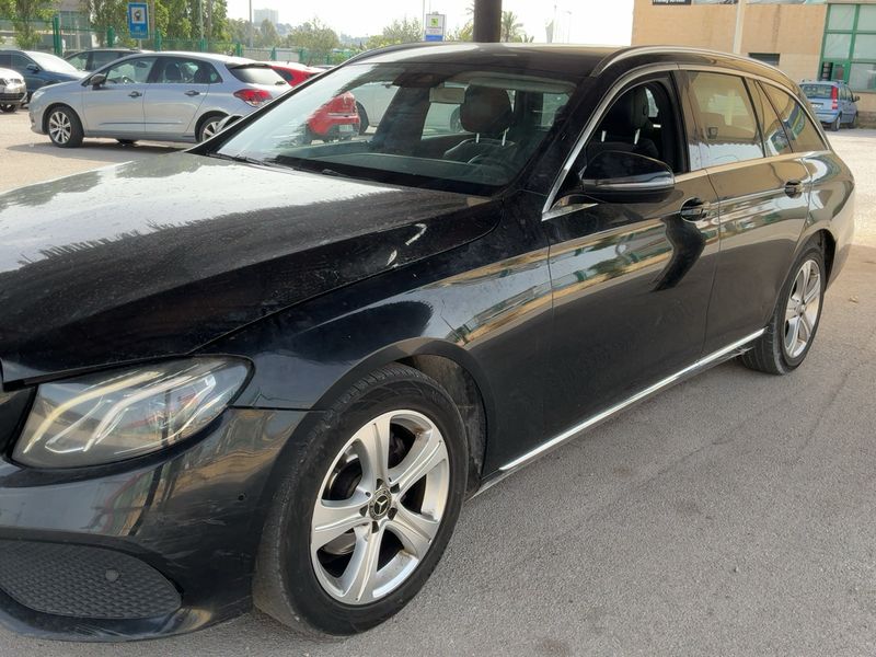 Mercedes-Benz E-Klasse E 220 d Avantgarde 2017 – снимка 2
