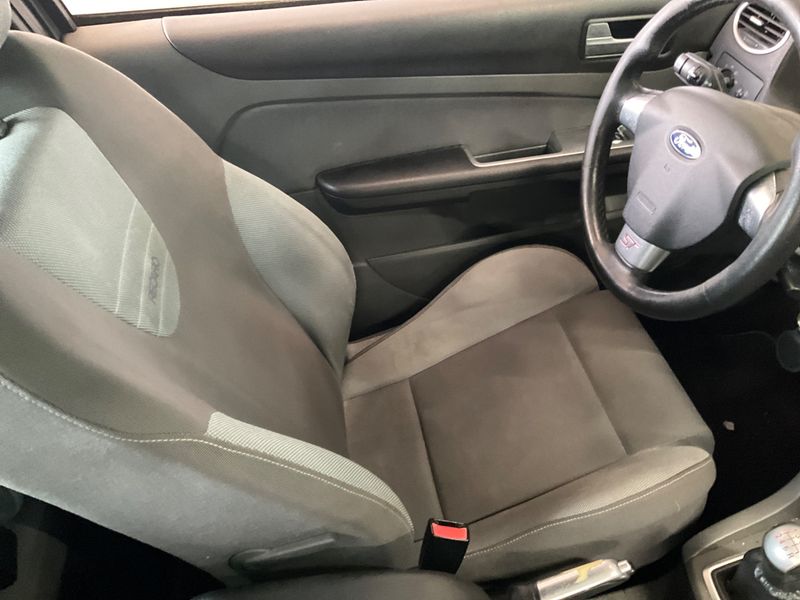 Ford Focus 2.5 ST 2007 – снимка 25