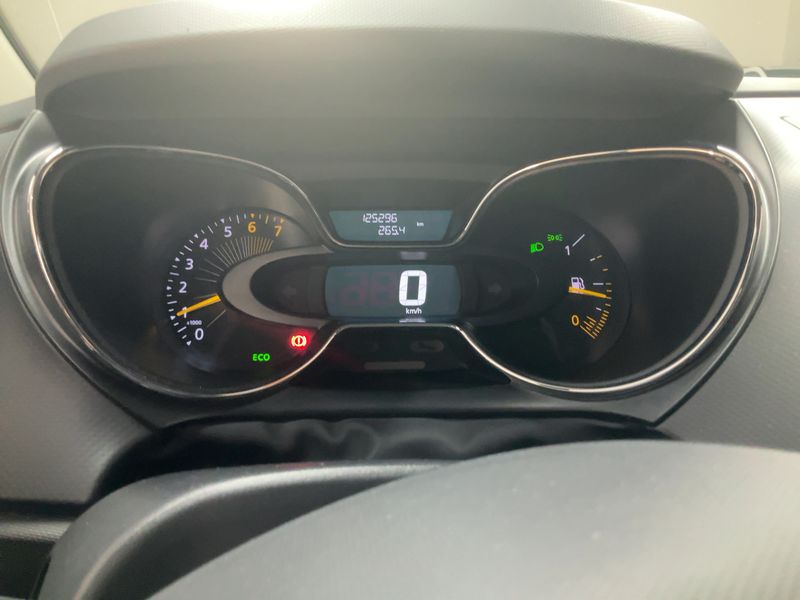 Renault Captur 0.9 Energy Dynamique 2014 – снимка 18