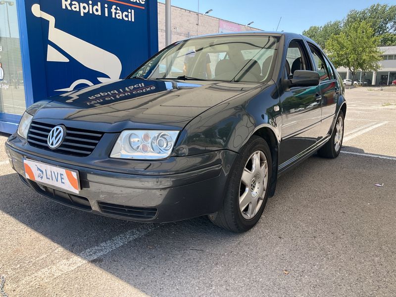 Volkswagen Bora 1.9 TDI Highline 2001 – снимка 1