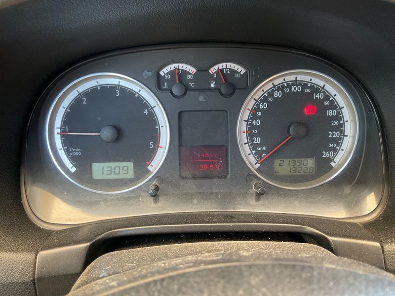 Volkswagen Bora 1.9 TDI Highline 2001 – снимка 4