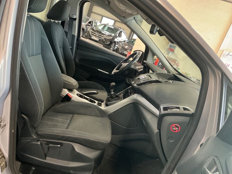 Ford Grand C-Max 1.6 TDCi Titanium 2010 – снимка 3