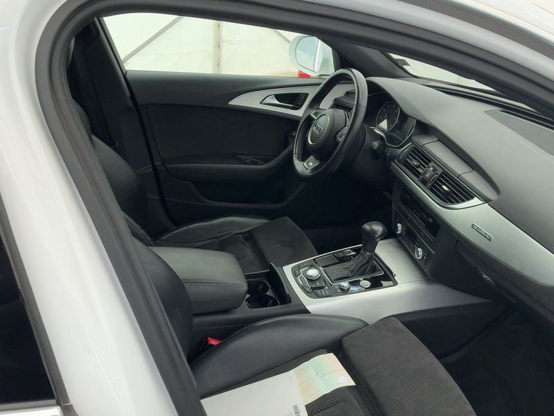 Audi A6 2.8 V6 FSI quattro 2011 – снимка 17