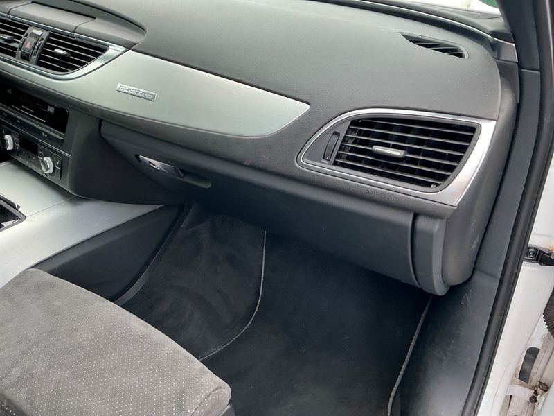 Audi A6 2.8 V6 FSI quattro 2011 – снимка 25