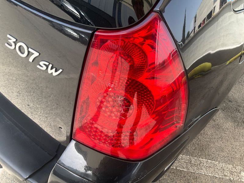 Peugeot 307 1.6 HDi SW 2006 – снимка 17