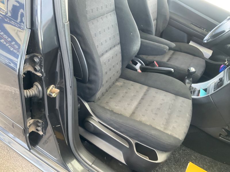 Peugeot 307 1.6 HDi SW 2006 – снимка 13