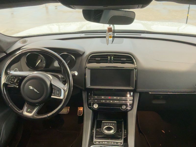 Jaguar F-Pace 20d R-Sport AWD 2020 – снимка 17