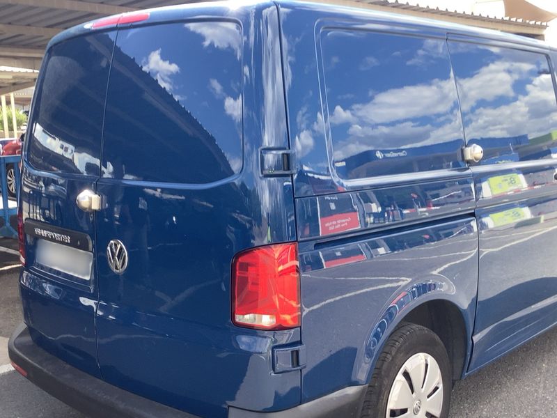 Volkswagen T6 Transporter 2.0 TDI Kasten FWD 2022 – снимка 8