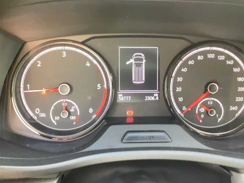 Volkswagen T6 Transporter 2.0 TDI Kasten FWD 2022 – снимка 18