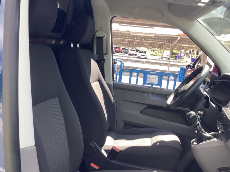 Volkswagen T6 Transporter 2.0 TDI Kasten FWD 2022 – снимка 16