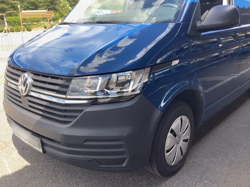 Volkswagen T6 Transporter 2.0 TDI Kasten FWD 2022 – снимка 2
