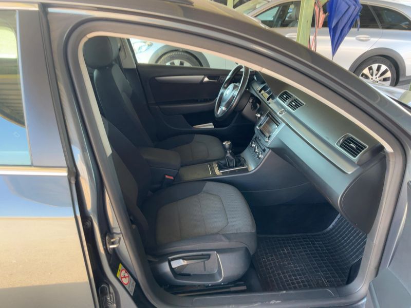 Volkswagen Passat 2.0 TDI Comfortline BlueMotion Tech 2012 – снимка 16