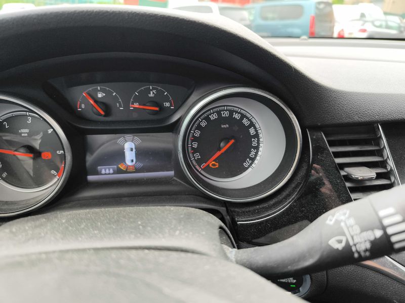 Opel Astra 1.6 CDTI Dynamic Start&Stop 2016 – снимка 24