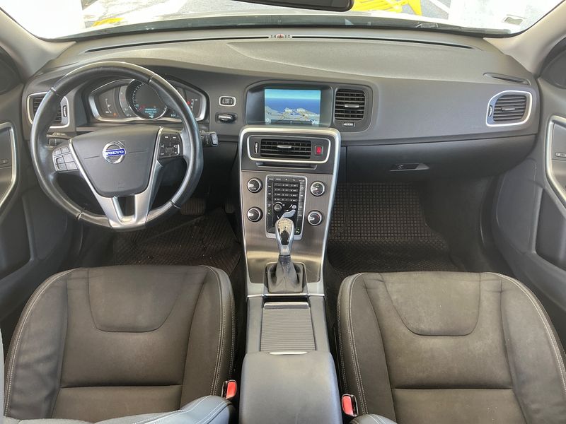 Volvo V60 1.6 D Kinetic 2014 – снимка 17