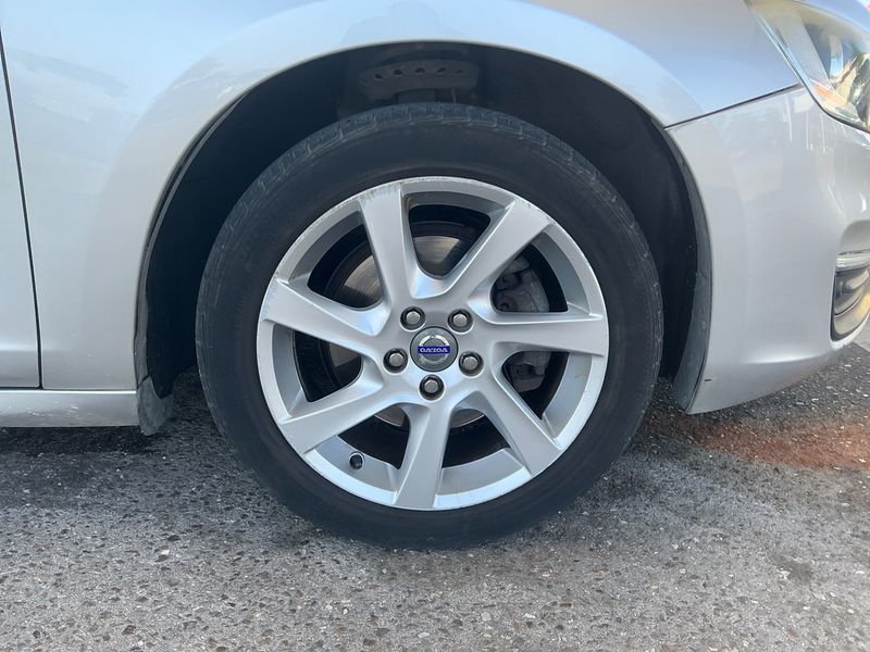 Volvo V60 1.6 D Kinetic 2014 – снимка 11