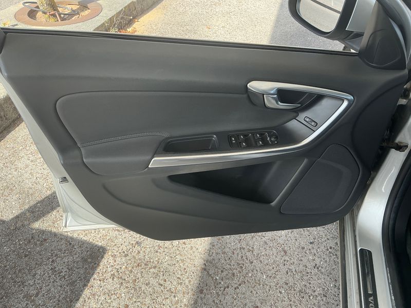 Volvo V60 1.6 D Kinetic 2014 – снимка 28