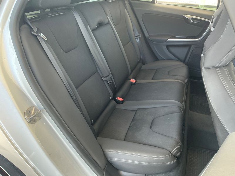 Volvo V60 1.6 D Kinetic 2014 – снимка 19