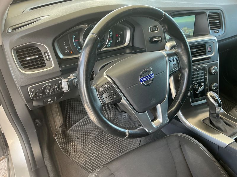 Volvo V60 1.6 D Kinetic 2014 – снимка 29