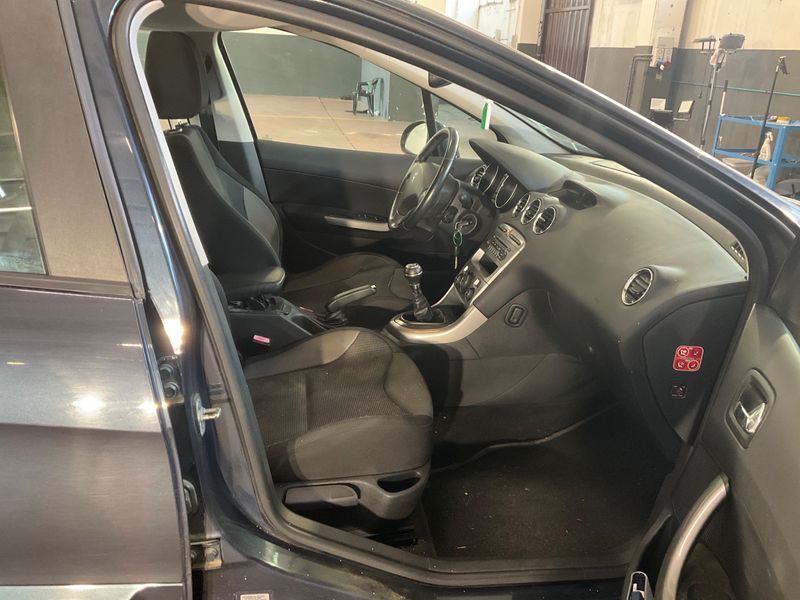Peugeot 308 1.6 HDi Active 2011 – снимка 3
