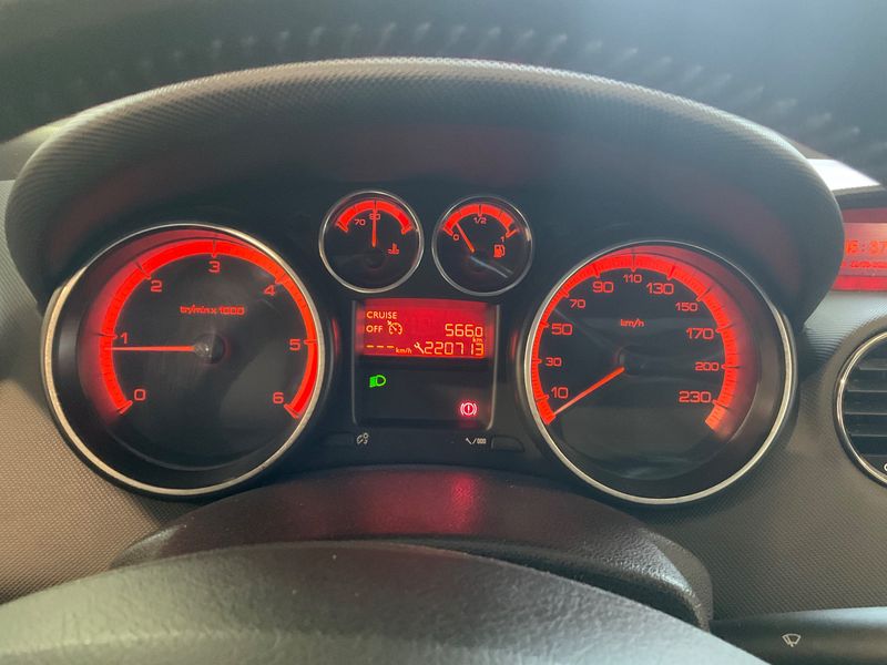 Peugeot 308 1.6 HDi Active 2011 – снимка 4