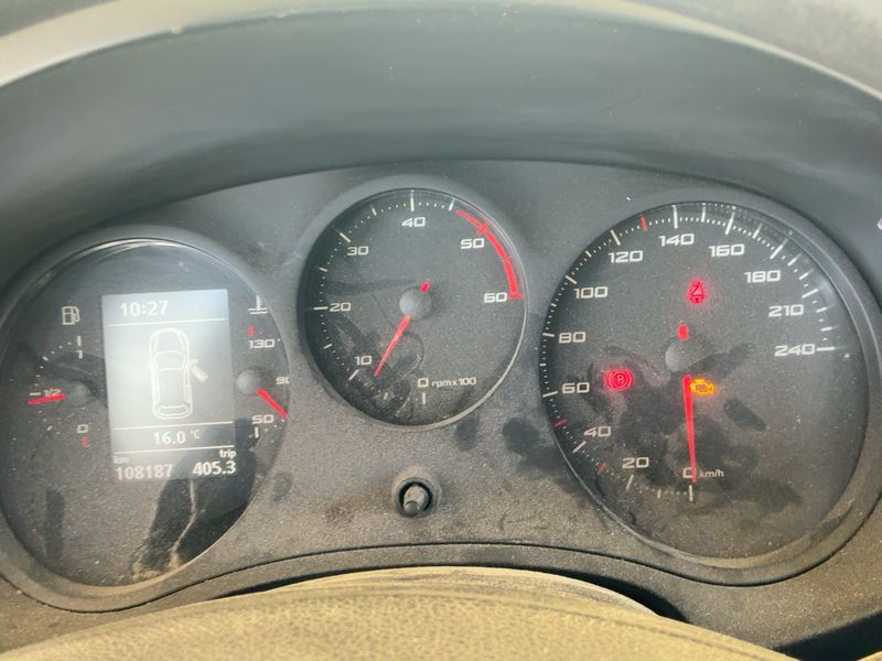 Seat Leon 1.6 TDI Reference Copa 2011 – снимка 18